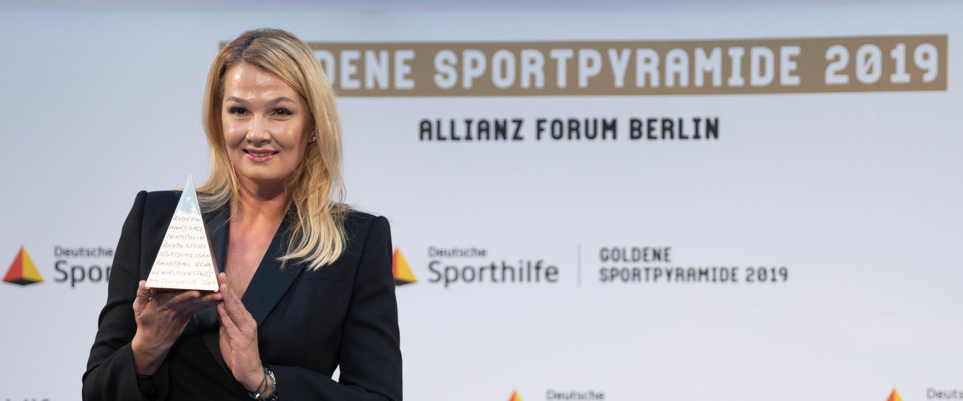 Goldene Sportpyramide Franziska Van Almsick Verdreifacht Preisgeld Auf 75000 Euro Detail